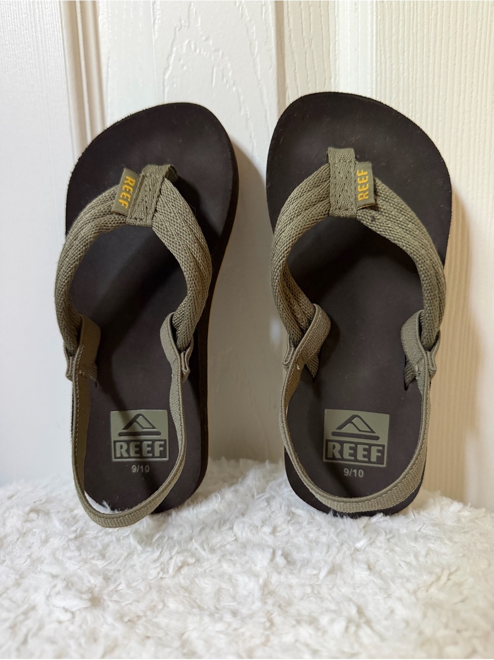 4/25 Reef Kids Boys Olive/Brown Flip Flop Sandals Size 9/10